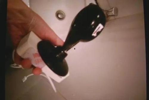 浴室偷拍在线观看,揭秘隐私侵犯的黑暗面 第1张 浴室偷拍在线观看,揭秘隐私侵犯的黑暗面 第1张